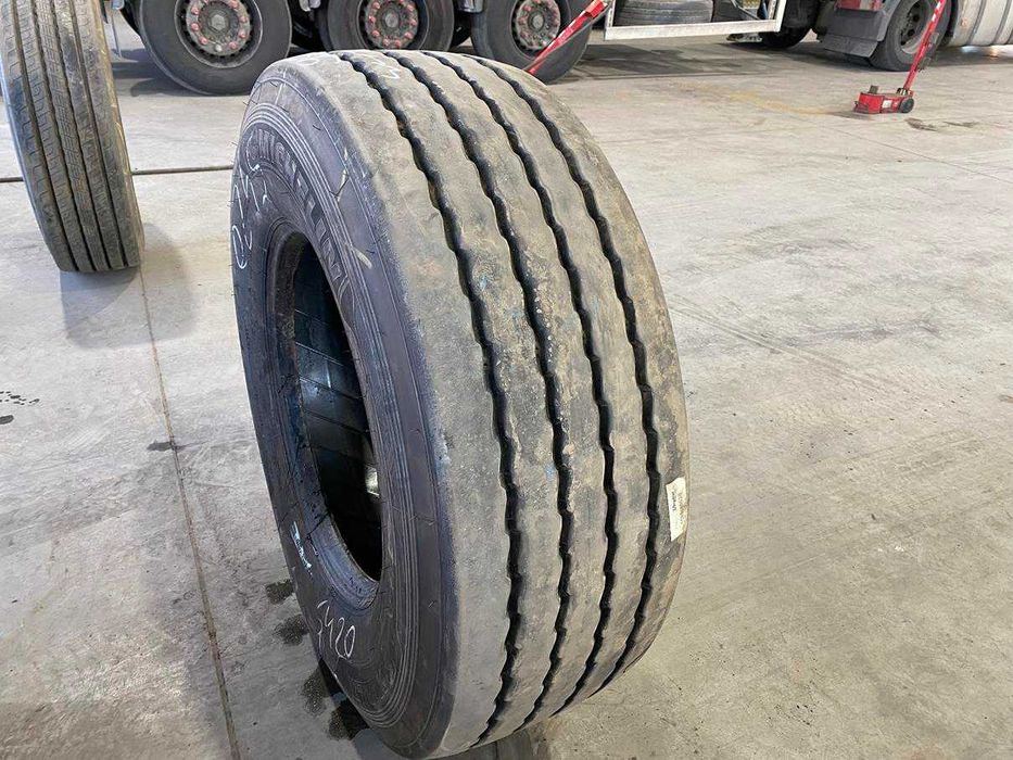 Opona ciężarowa używana naczepowa 385/65R22.5 MICHELIN XMULTI T / 12mm