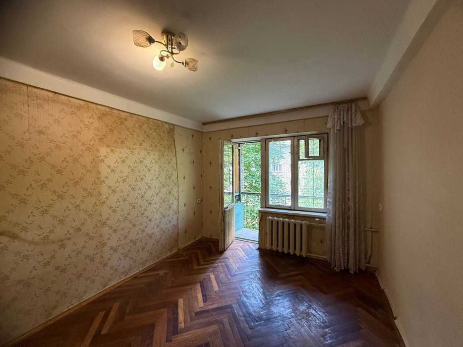 БЕЗ КОМІСІЇ  квартира 45,2 дві кімнати під ремонт, СЕРТИФІКАТ ТАК