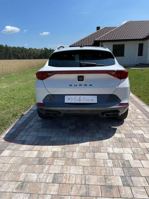 Auto do ślubu 500 zl Cupra biały Formentor samochód na uroczystości