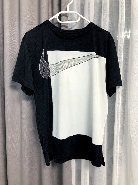 Футболка Nike...