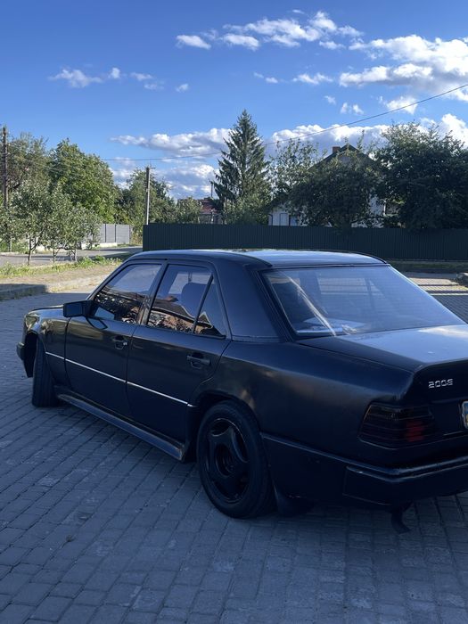 Mercedes W124 1988р (торг)