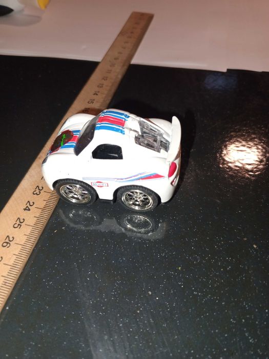 Игрушка машинка спортивная ралли.