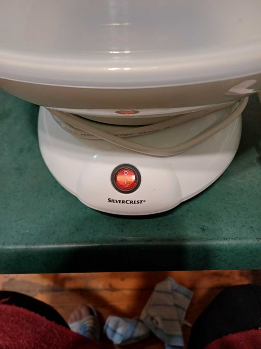 Maszyna do robienia waty cukrowej.