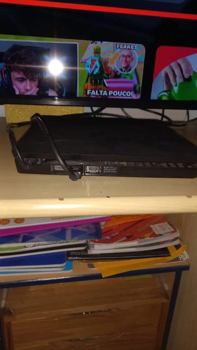 PlayStation 4 c/comando 1T