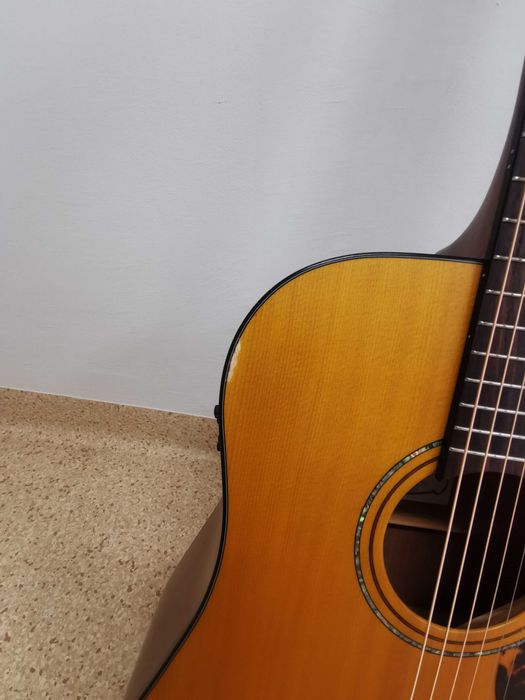 Gitara elektro-akustyczna