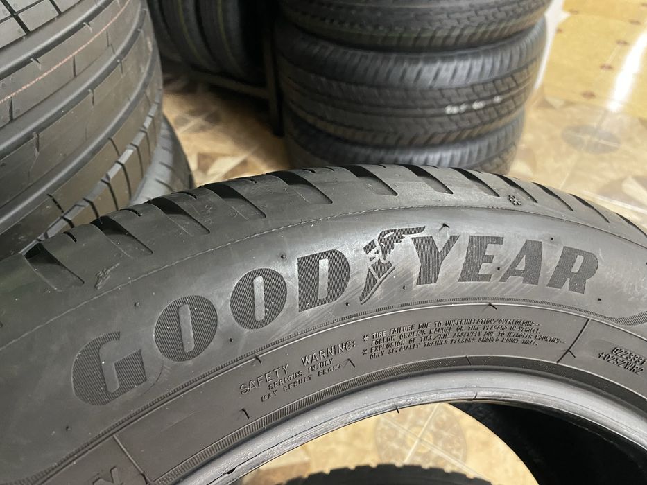 225/55/17 101W GOODYEAR Vector 4 Season