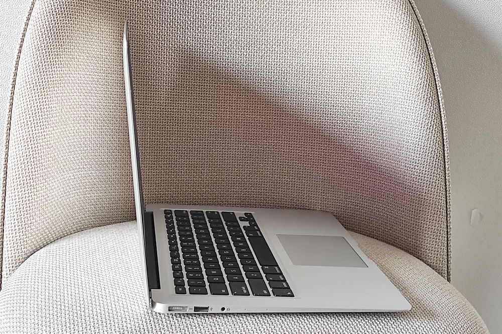 MacBook Air 13 (Core i5, 8/256ГБ, АКБ 6-8 годин) Ноутбук Apple 2017