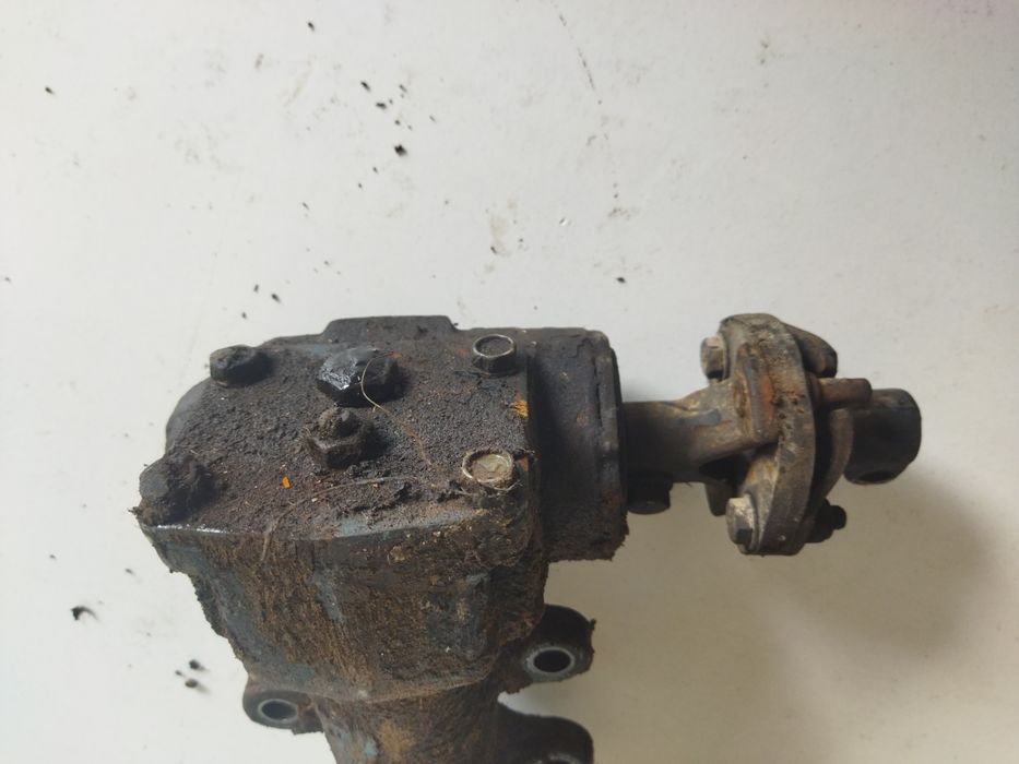 Caixa direção Nissan SD 22