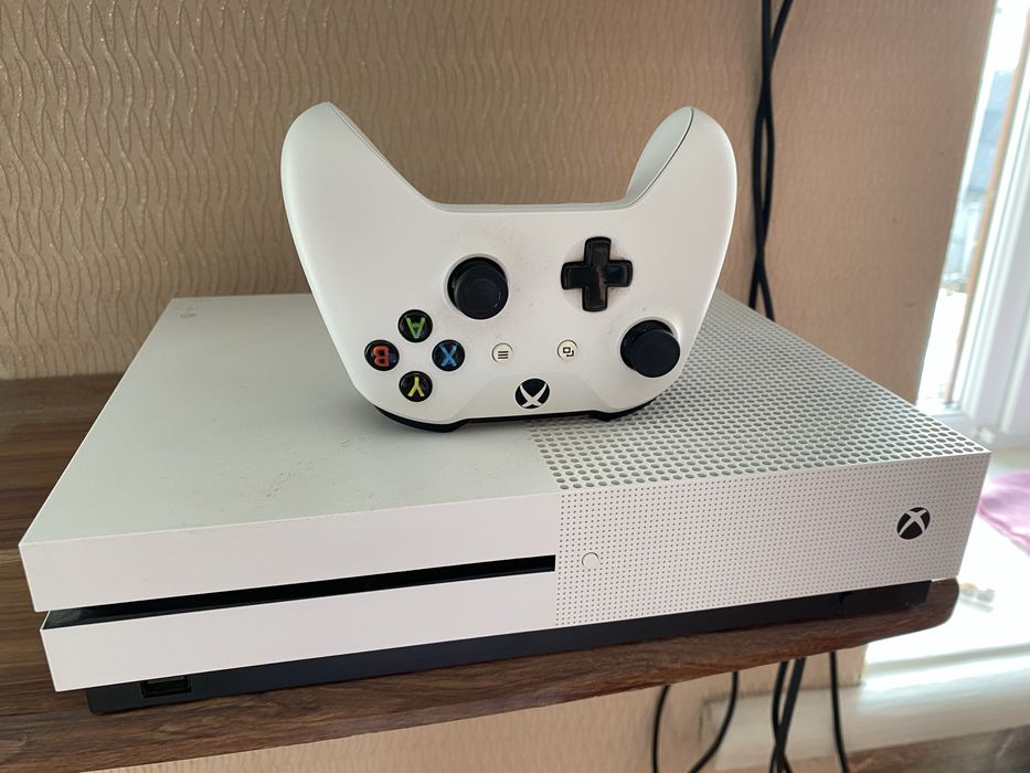 Консоль XBOX ONE S 1TB