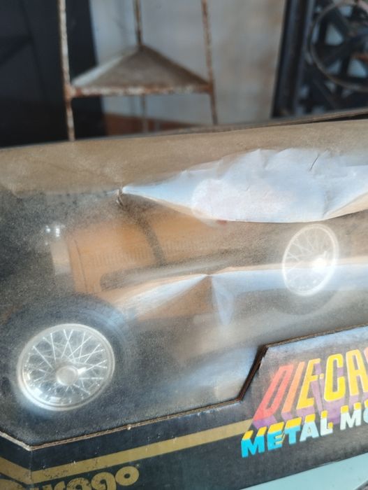 Burago escala 1:18 Bugatti