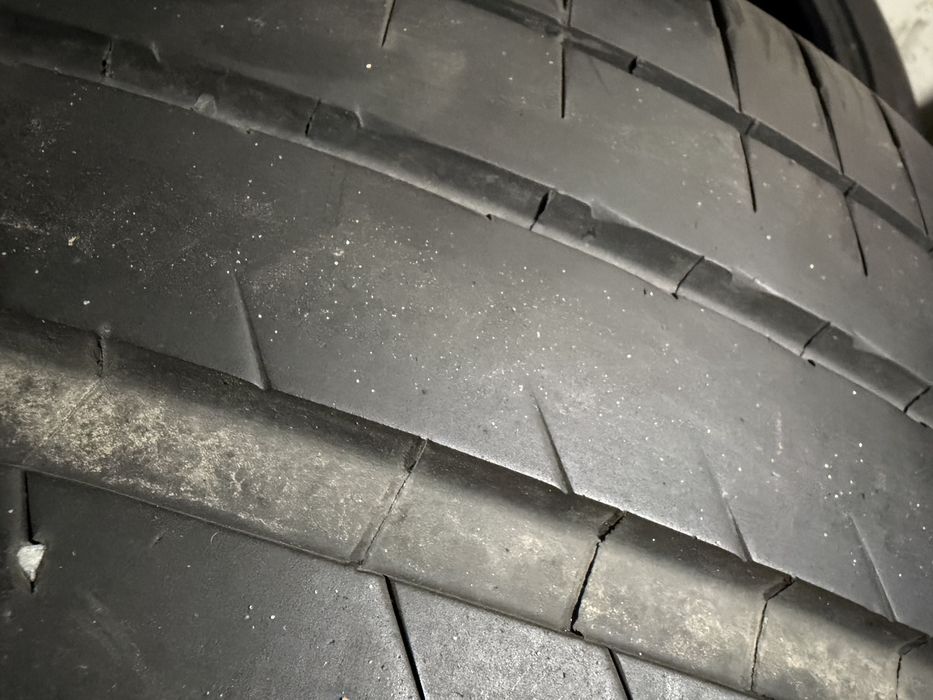 325/35 r 23 Michelin 2 шт.