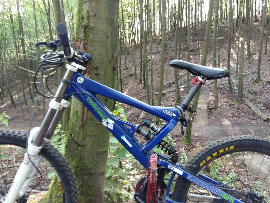 Mongoose Black Diamond Triple Downhill Mtb