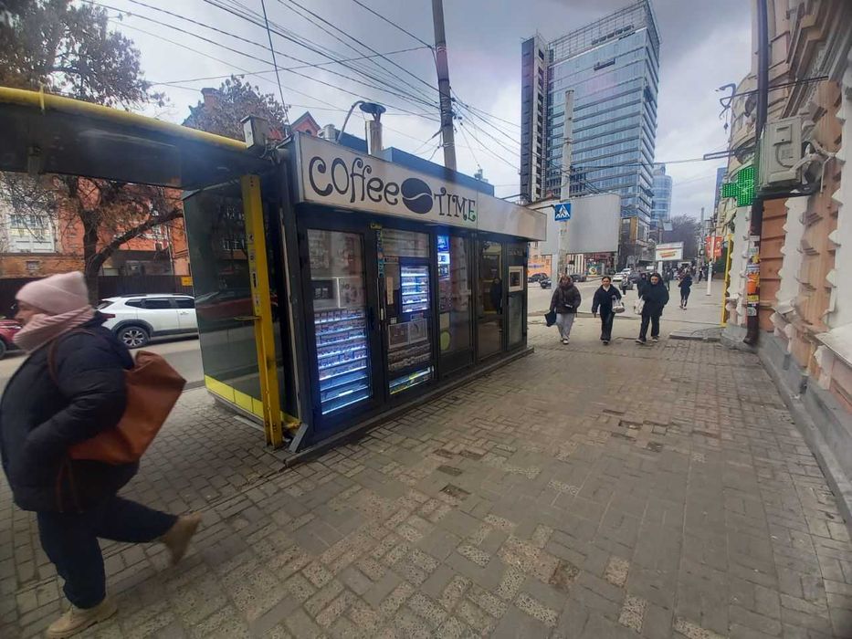 МАФ, павільйон в центрі на європейській площі