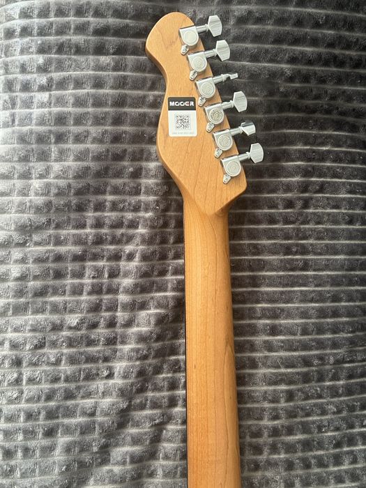 Електро гітара Mooer MSC10 Pro (White)