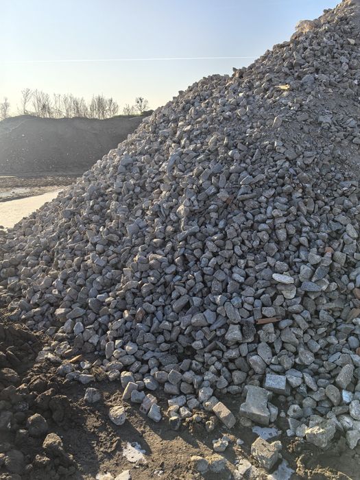 Sprzedaż kruszywa, gruzu, żwiru