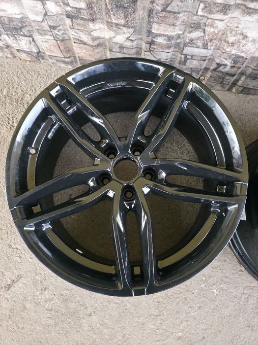 Комплект дисків для Audi R19
Ет25
8J