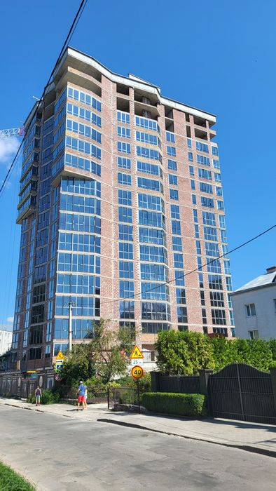 Продаж 2 кім квартири коло ставу та парку.