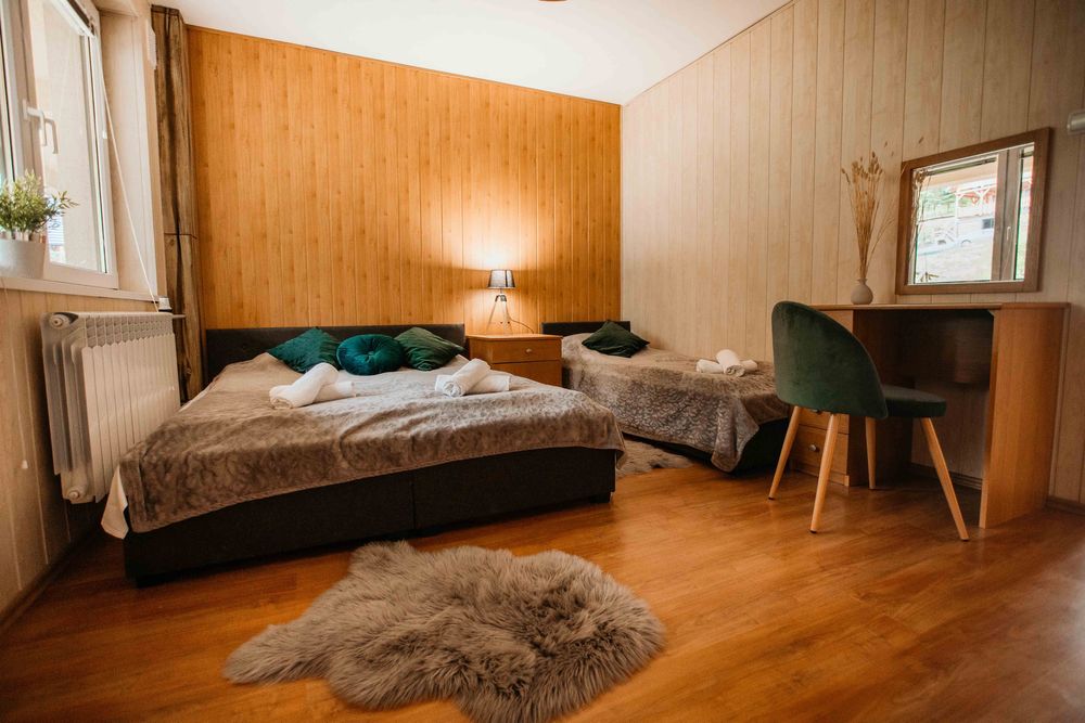 Zwolnil sie apartament na majowkę Noclegi z widokiem na jezioro w Bieszczadach, w gorach nad jeziorem Jacuzzi sauna