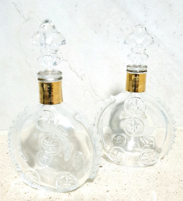 Raras pequenas garrafas em Cristal Baccarat vazias Louis XIII