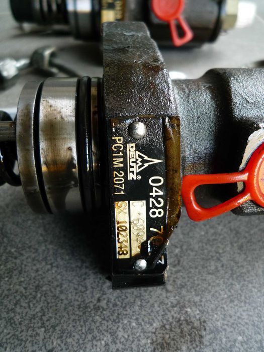 DEUTZ F4M 2011 pompa wtryskowa wtryski