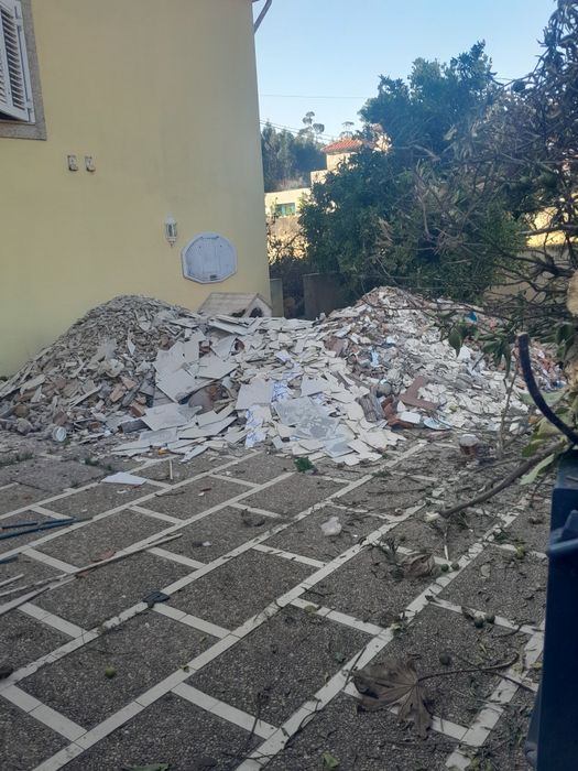 Faço cargas de emtulho madeiras pladur papelão moveis