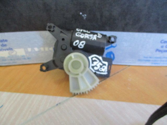 Motor da comporta da sofagem OPEL Corsa E Van