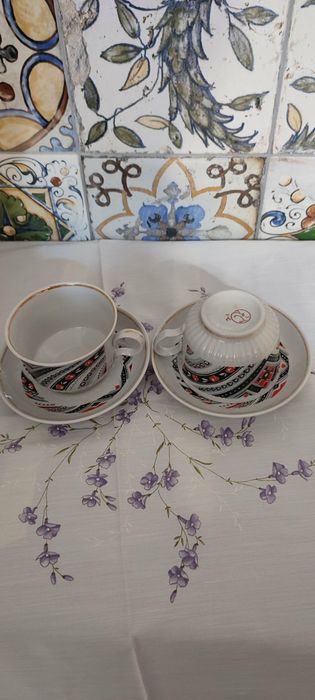 Сервіз чайний,виробництва Тернопіль.В гарному стані.