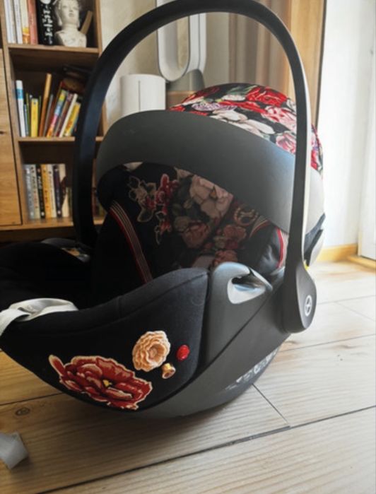 Fotelik samochodowy Cybex Cloud Z I-SIZE Spring Blossom Dark 0-13Kg