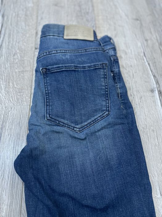 Damskie rurki jeansy