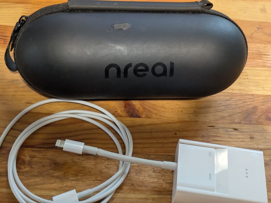 Окуляри Ar Nreal air nr 7100  rgl Xreal  та adaptor HDMI lightning