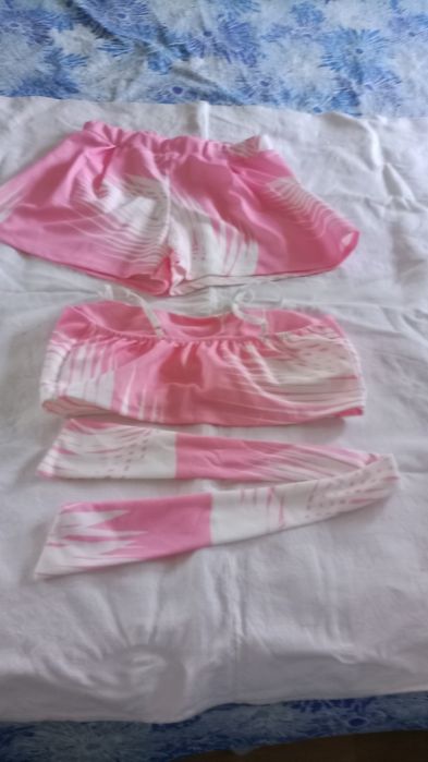 Top de verão com calção de praia, novo