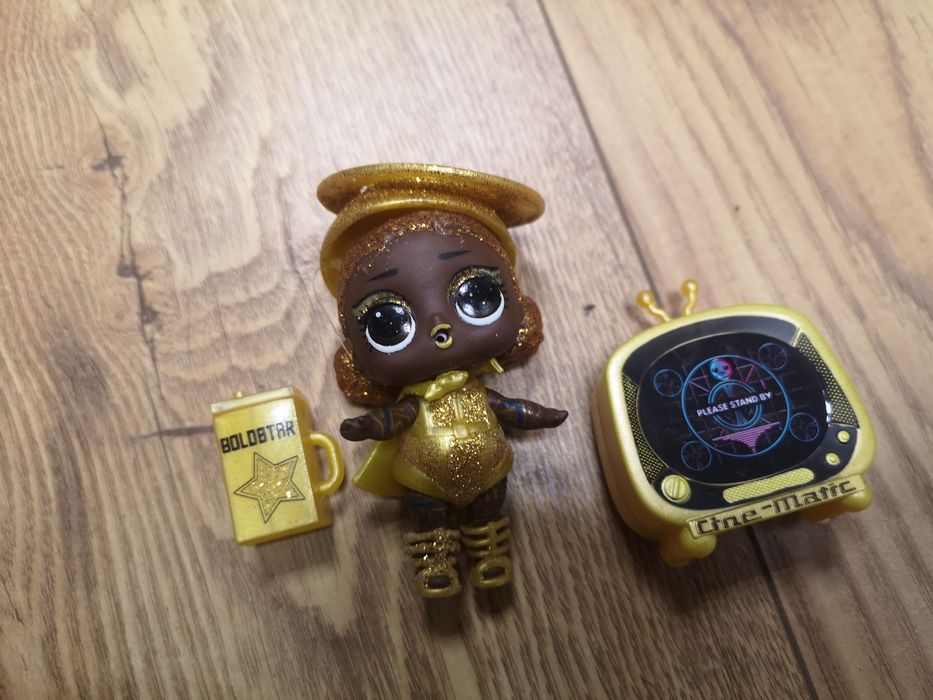 Złota laleczka LOL star z akcesoriami