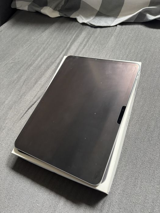 IPad Air 11 cali M2 stan idealny- bateria 100% 2024