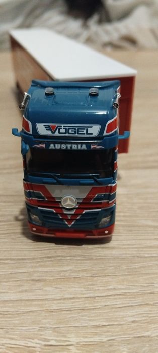 Mercedes Actros Vögel Herpa