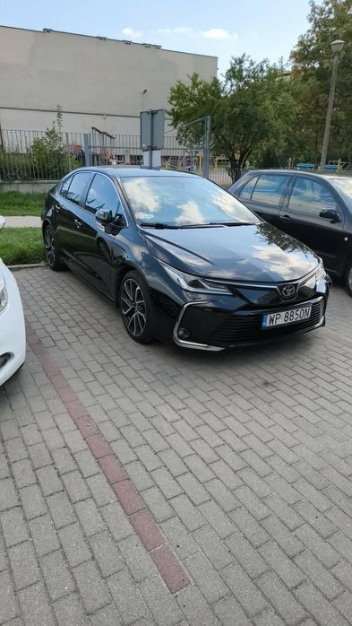 Toyota Corolla Executive + VIP Salon Polska