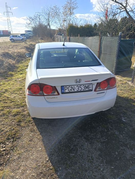 Honda Civic sedan 8 hybryda