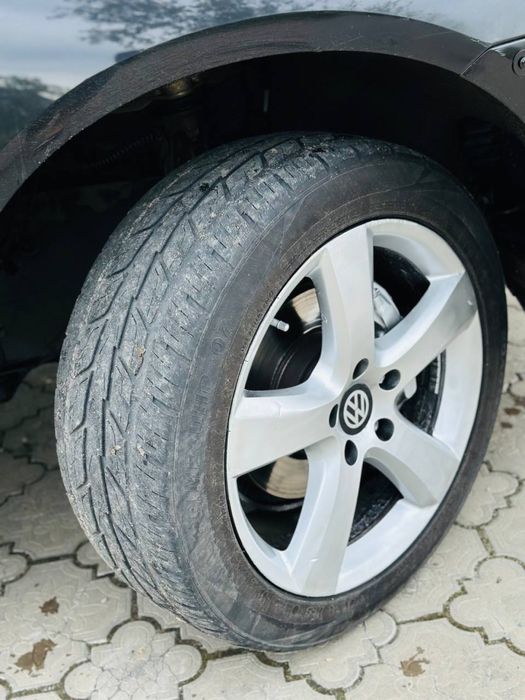 Продам Volkswagen Touareg полный привод в отличном состоянии