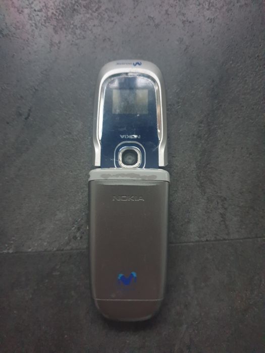 Nokia 2760 z klapką retro telefon komórkowy