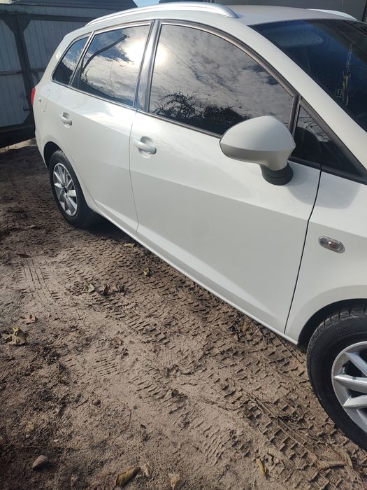 Продаю автомобіль сеат ібіця дуже економний та надійн автомобіль сеат