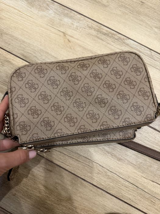 Бежева коричнева сумочка сумка guess
