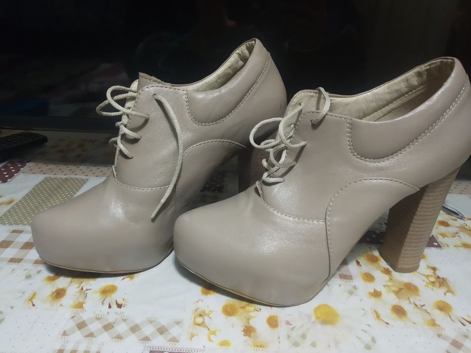 Продам кожаные ботинки