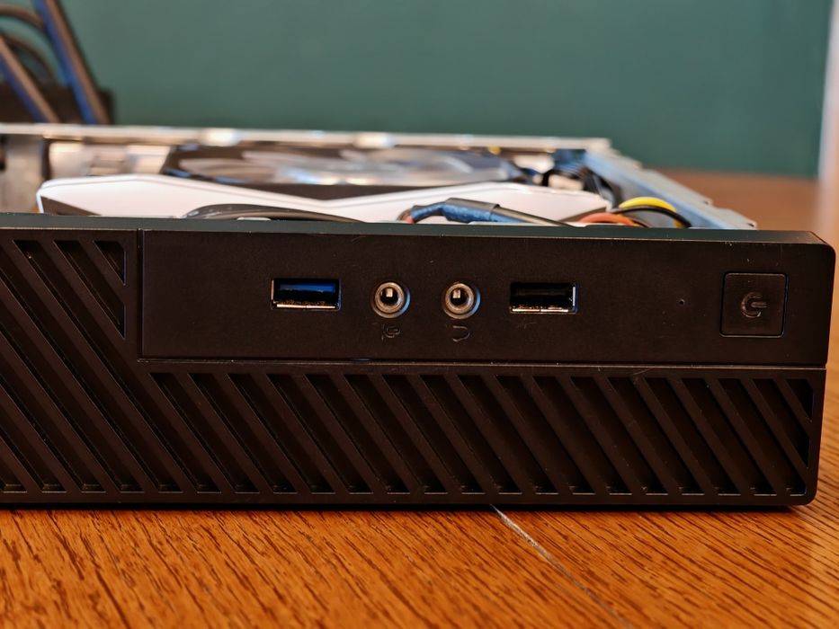 MiniPC Ryzen 5600G, 2x8GB DDR4 4133 RGB, chłodzenie thermallight argb