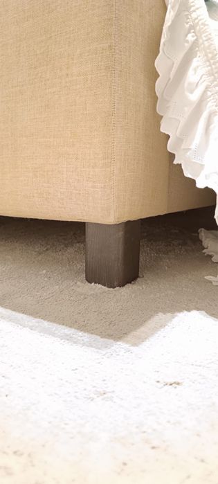 Estrutura de cama de casal em linho