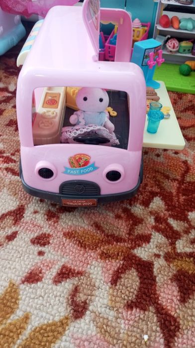 Sylvanian Families Сімья зайців