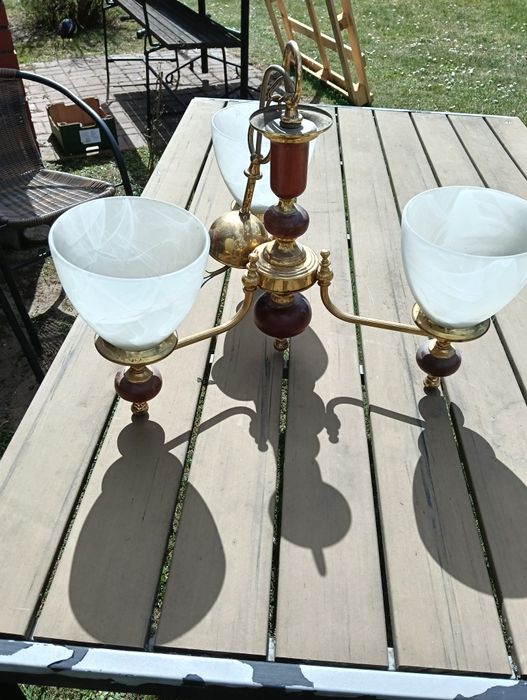 Wiszący żyrandol w stylu vintage