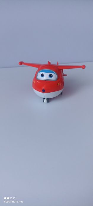 Transformująca się figurka Super Wings Dżetek(Jett).