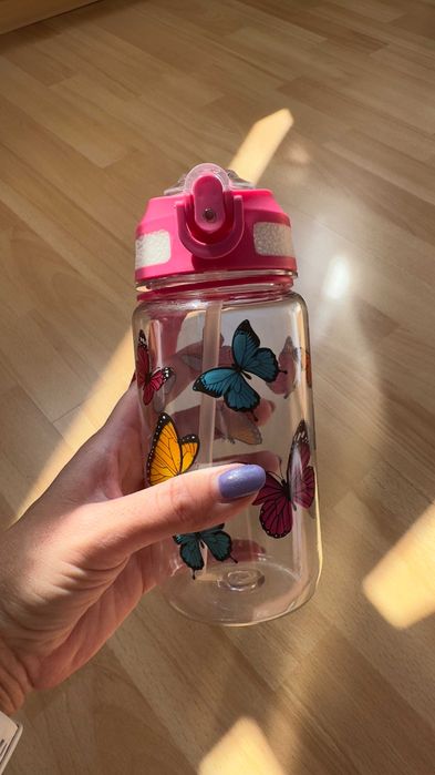 Nowy świetny bidon w motyle