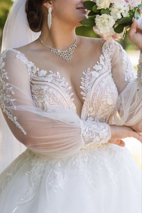 Весільна сукня 48-50-52 пишна з корсетом