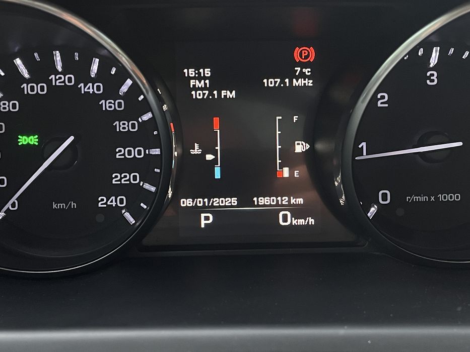 Land Rover Discovery Sport 2.2 дизель