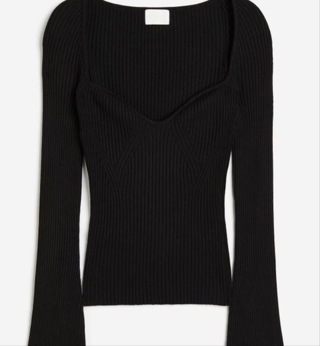 Кофта з дуже красивим вирізом